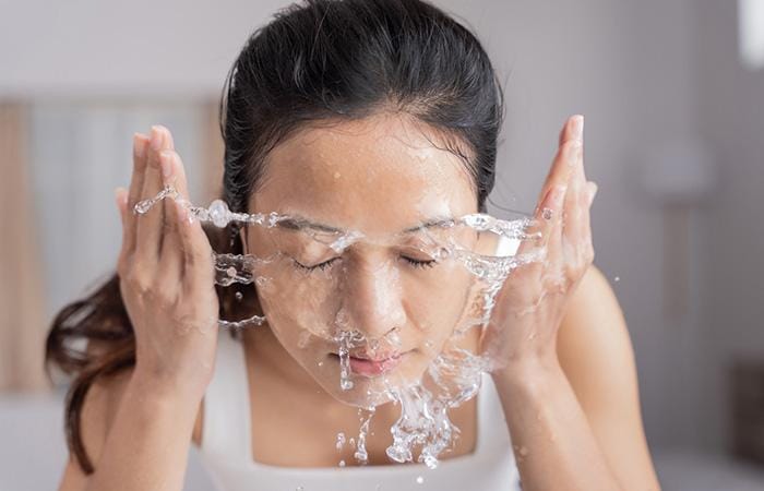 Cách tẩy da chết an toàn vào mùa đông